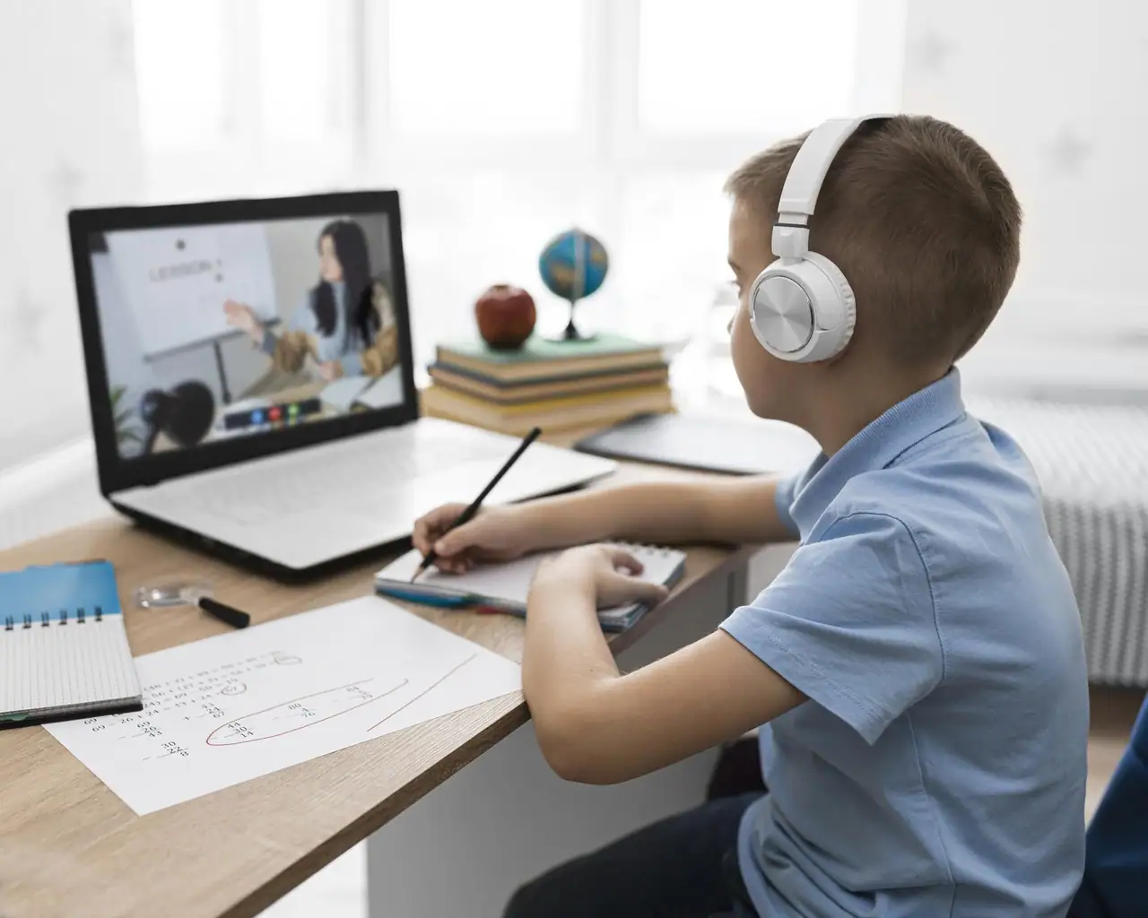 Online Tutoring vs In-Person Tutoring
